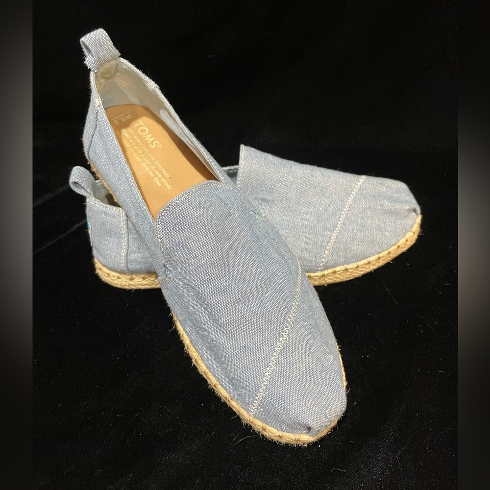 TOMS canvas flats